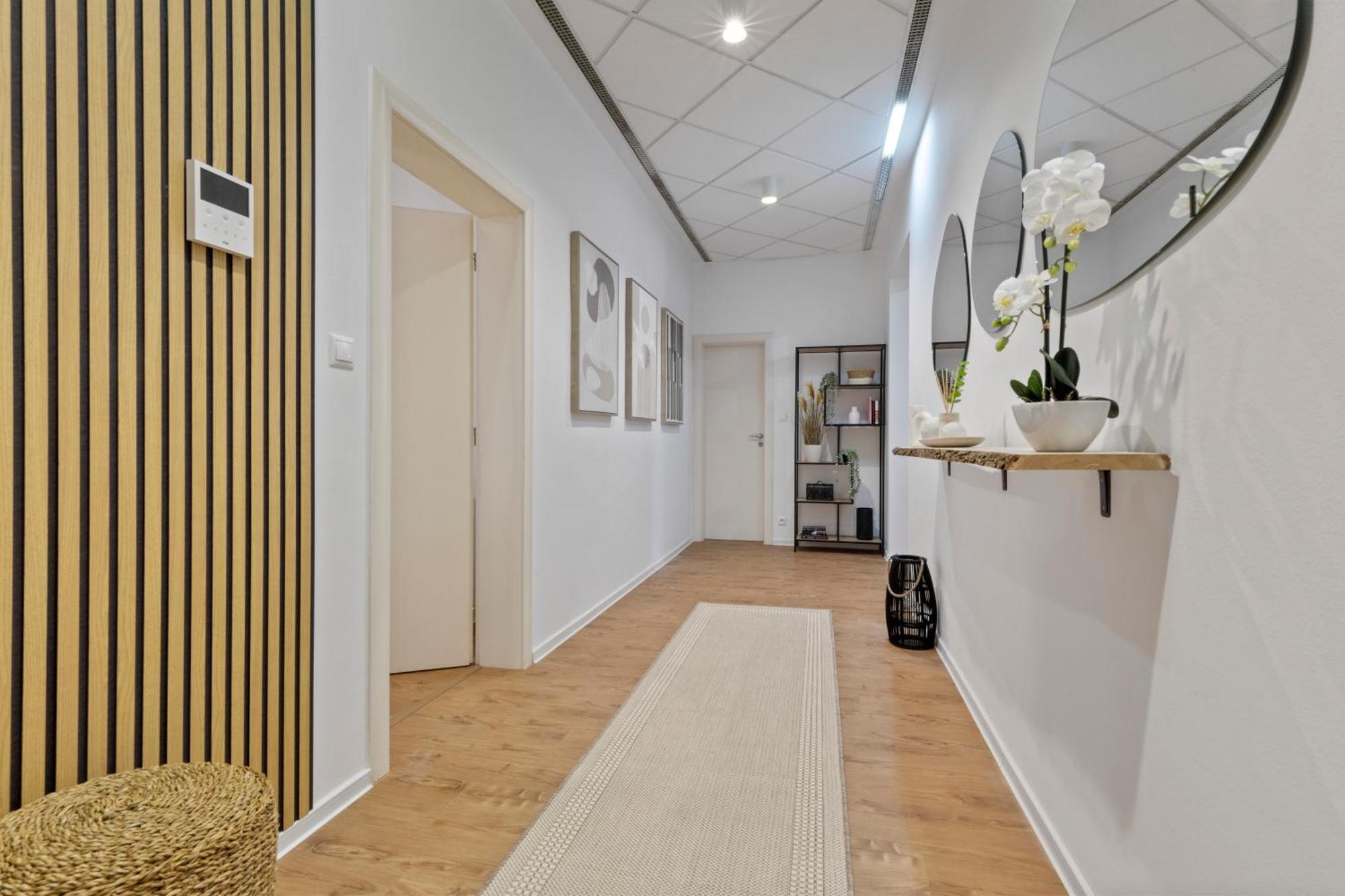 Апартаменты Luxe Living At Old Town Center Братислава Экстерьер фото